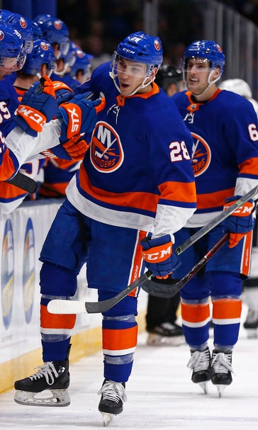 Dal Colle’s late goal helps Islanders rally past Kings